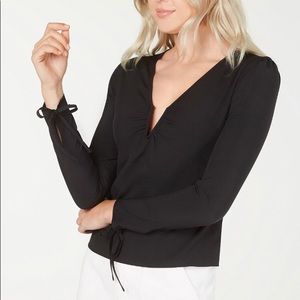 ♥️ 3/$15 NWT Leyden Long Sleeves V-Neck Black Top